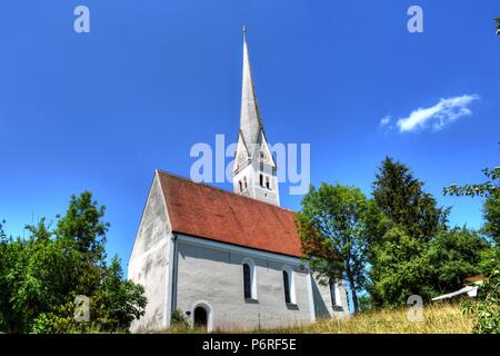 Kirche St. Johannes und Paulus Mauerkirchen Chiemgau Chiemsee Stockfoto