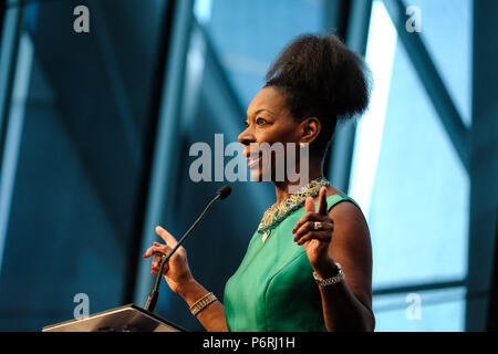 Baroness Floella Benjamin, OBE bei einer Feier des 70. Jahrestages der Windrush im Rathaus am Samstag, den 30. Juni 2018. Floella gab der Hauptredner bei der Veranstaltung die Landung der Schiff MV Empire Windrush, die in Tilbury Docks, Essex kamen zu Feiern, am 22. Juni 1948, die Arbeiter aus Jamaika, Trinidad und Tobago und anderen Inseln, als Antwort auf die Nachkriegszeit Engpässe auf dem Arbeitsmarkt in Großbritannien. Stockfoto