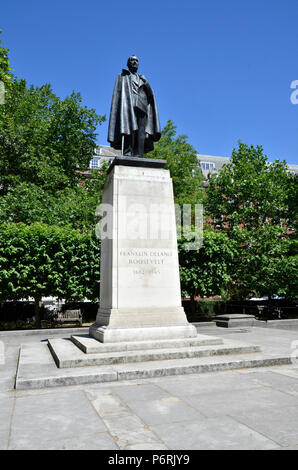 Eine Statue des ehemaligen US-Präsidenten Franklin Delano Roosevelt in den Grosvenor Square, Mayfair, London Stockfoto