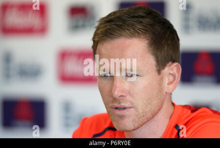 England's Eoin Morgan spricht zu den Medien während einer Pressekonferenz in der Emirates Old Trafford, Manchester. PRESS ASSOCIATION Foto. Bild Datum: Montag Juli 2, 2018. Siehe PA Geschichte Cricket England. Photo Credit: Simon Cooper/PA-Kabel. Einschränkungen: Nur für den redaktionellen Gebrauch bestimmt. Keine kommerzielle Nutzung ohne vorherige schriftliche Zustimmung der EZB. Standbild nur verwenden. Keine bewegten Bilder zu senden emulieren. Nicht entfernen oder verdecken von Sponsor Logos. Stockfoto