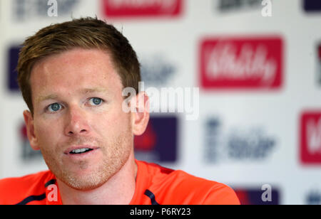 England's Eoin Morgan spricht zu den Medien während einer Pressekonferenz in der Emirates Old Trafford, Manchester. Stockfoto