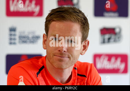 England's Eoin Morgan spricht zu den Medien während einer Pressekonferenz in der Emirates Old Trafford, Manchester. Stockfoto