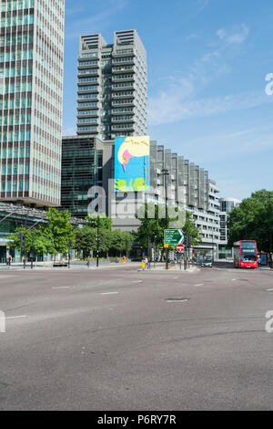 Gary Hume Pecking Vogel in Hampstead Road in der Nähe der Regent's Place, Camden, London, NW1, UK Stockfoto