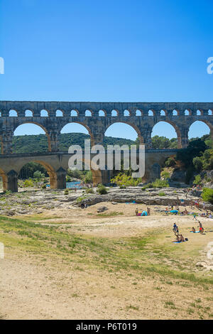Remoulins, Frankreich - 12. August 2016: römische Aquädukt Pont du Gard Stockfoto