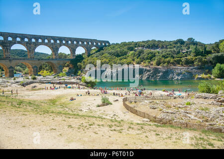 Remoulins, Frankreich - 12. August 2016: römische Aquädukt Pont du Gard Stockfoto