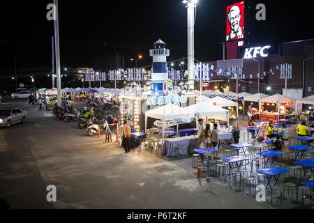 CHIANG MAI, THAILAND - 2. JULI 2018: Mee Choke Plaza. Moderne Plaza in Stadtrand von Chiang Mai City. Stockfoto