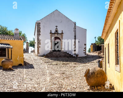 Kapelle Igreja de Santiago am Schloss von Castro Marim, Algarve, Portugal Stockfoto