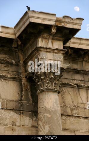 Griechenland. Athen. Hadrian Bibliothek. 132 n. Chr. vom römischen Kaiser Hadrian gegründet. Noth-Seite von der Akropolis in Athen. Corintian Bestellung. Detail. Stockfoto