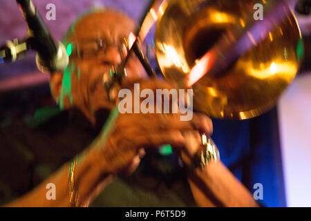 London, UK, 21. April 2018 Posaunist Fred Wesley im CLF cafe in Peckham, London. Stockfoto