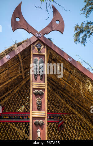 Konyak Morung oder der traditionellen Männer Haus für die Männer von Konyak Stamm in Nagaland, nationalen Kunsthandwerk und Handwebstühlen Museum, Neu-Delhi, Delhi, Indien Stockfoto