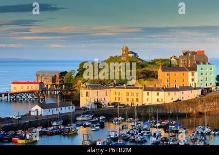 Abendlicht über Tenby Hafen von Tenby Pembrokeshire Wales Stockfoto