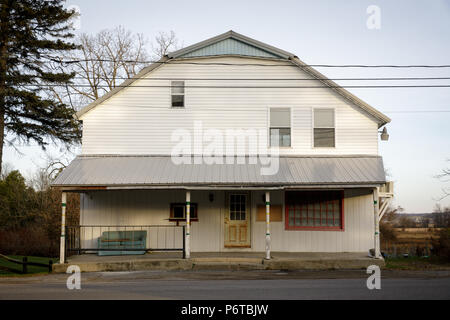 Dieses Gebäude in Sprießen Brook, New York hat viele Zwecke im Laufe der Jahre, einschließlich Post und General Store serviert. Stockfoto