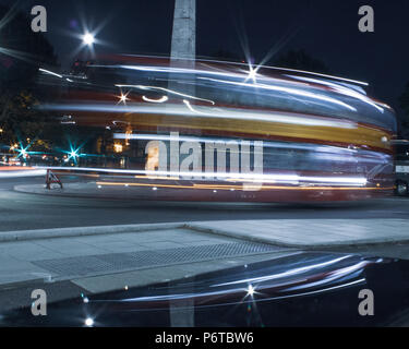 Lange Belichtung Kreisverkehr Stockfoto
