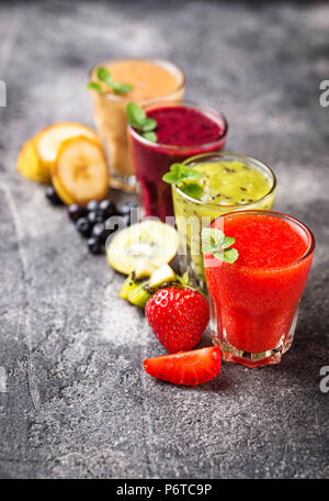 Sortiment von verschiedenen gesunde Smoothies Stockfoto