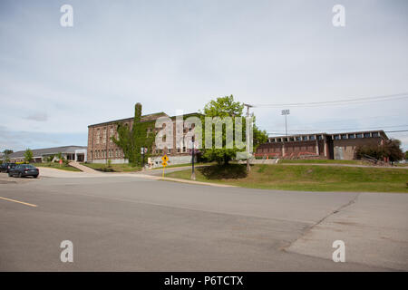 Juni 3, 2018 - Wolfville, Nova Scotia: Kriegerdenkmal Gymnasium in Acadia University, in dem athletischen Komplex der Universität und Pool Stockfoto