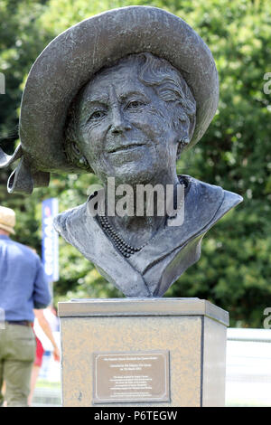 Sandown, Statue von Queen Mum Stockfoto