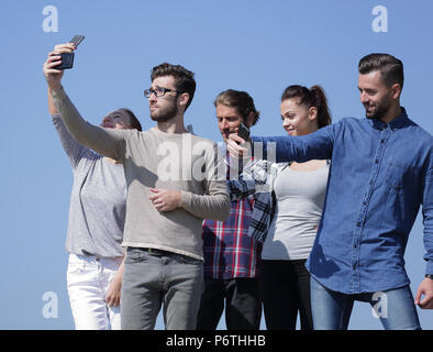 Nahaufnahme. Die jungen Menschen von heute unter selfies sind. Stockfoto