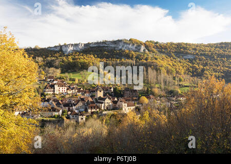 Das Dorf Autoire im Herbst, Lot, Midi-Pyrénées, Frankreich Stockfoto