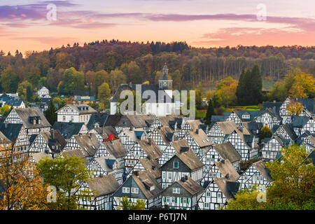 Freudenberg, Siegen-Wittgenstein, Nordrhein-Westfalen, Deutschland. Typische Fachwerkhäuser in der Altstadt die historische "alter Flecken" Teil der Stadt. Stockfoto