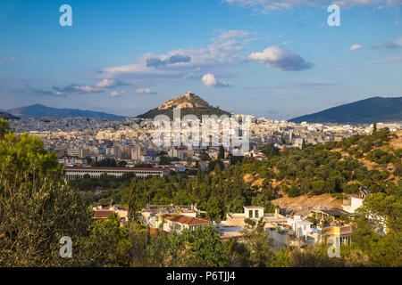Griechenland, Attika, Athen, Griechenland, Attika, Athen, Blick auf das Zentrum von Athen in Richtung Lykavittos Hill Stockfoto