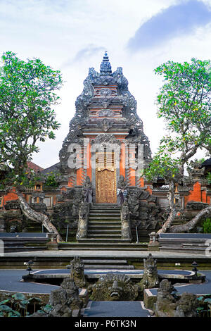 Asien, Indonesien, Bali, Ubud, Pura Taman Saraswati traditionellen Balinesischen Hindu Tempel Stockfoto