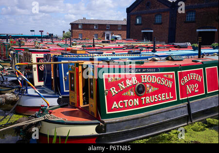 Russell Newbery narrowboats auf dem ellesemere Hafen Wasserstraßen Museum powered Stockfoto