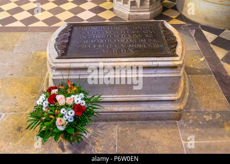 Martin Luther's Grave Allerheiligen Schloss Schlosskirche Schlosskirche Lutherstadt Wittenberg Deutschland. Wo Luther Posted 95 Diplomarbeit 1517 Protes starten Stockfoto