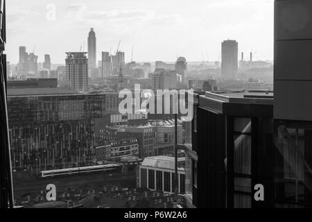 LONDON, ENGLAND: Themse und Wahrzeichen im Zentrum von London am 18. März, 2018 Stockfoto