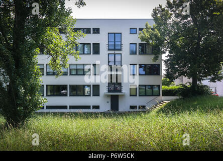 Stuttgart, Weissenhofsiedlung. Garten Blick auf das Haus, 1927 erbaut von Ludwig Mies van der Rohe. Stockfoto