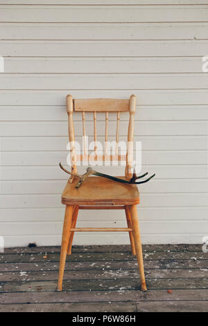 Alte vintage Holzstuhl Stockfoto