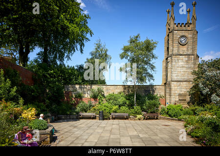 Turm der ehemaligen Holly Mount Schule in alten Falten Garten errichtet 1839 von Herrn Whitehead als Fabrik der Schule. Rawtenstall, Lancashire Stockfoto