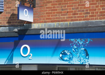 Zeichen und Logos für O2 Handy Shop, Großbritannien Stockfoto