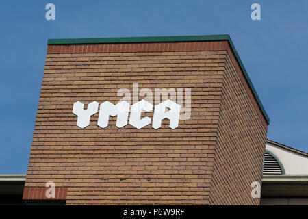 Zeichen auf die Außenseite des YMCA (Young Mens christliche Vereinigung) in Guildford in Surrey, Großbritannien Stockfoto