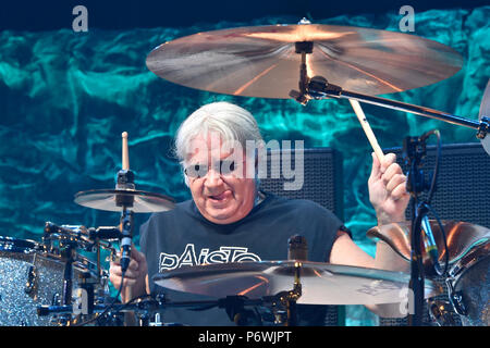 Brünn, Tschechien. 02 Juli, 2018. Schlagzeuger Ian Paice führt bei einem Konzert der britischen Musik Band Deep Purple, in Brünn, Tschechische Republik, am 2. Juli 2018. Credit: Vaclav Salek/CTK Photo/Alamy leben Nachrichten Stockfoto