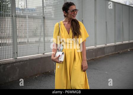 Paris, Frankreich. 01. Juli, 2018. Anastasia posing außerhalb der Start- und Landebahn Vetements zeigen während der Haute Couture Fashion Week in Paris - 1 Juli, 2018 - Credit: Runway Manhattan*** Für die redaktionelle Nutzung nur*** | Verwendung weltweit/dpa/Alamy leben Nachrichten Stockfoto