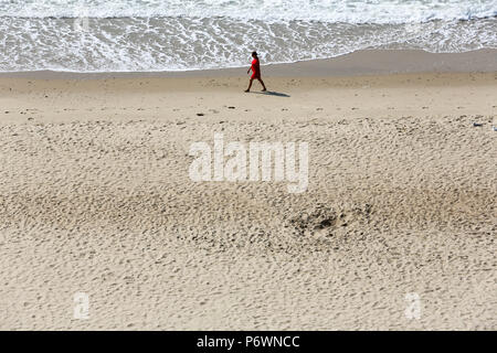 Bournemouth, UK. 3. Juli 2018. Meilen goldene Sandstrände entlang der Küste in Bournemouth und Poole in Dorset suchen einladend in die Hitzewelle. Bournemouth, Dorset, Großbritannien. Credit: Richard Knick/Alamy leben Nachrichten Stockfoto