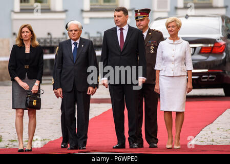 Riga, Lettland. 3. Juli 2018. Der italienische Präsident Sergio Mattarella und Frau Laura Mattarella kommt für Staatsbesuch in Riga, Lettland. Credit: gints Ivuskans/Alamy leben Nachrichten Stockfoto