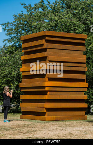 London, Großbritannien. 3. Juli 2018. Sean Scully, Schatten Stack, 2018,- Frieze Skulptur, eine der größten Ausstellungen im Freien in London, darunter Arbeiten von 25 internationalen Künstlerinnen und Künstler aus fünf Kontinenten im Regent's Park ab 4. Juli - 7. Oktober 2018. Credit: Guy Bell/Alamy leben Nachrichten Stockfoto