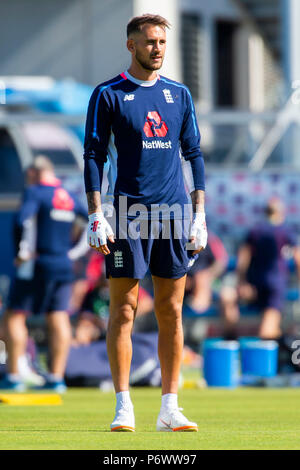 Manchester, Großbritannien. 3. Juli 2018. Alex Hales von England nach dem Aufwärmen vor dem 1. Internationalen T20 Match zwischen England und Indien im Old Trafford, Manchester, England am 3. Juli 2018. Foto von Brandon Griffiths. Credit: Brandon Griffiths/Alamy leben Nachrichten Stockfoto