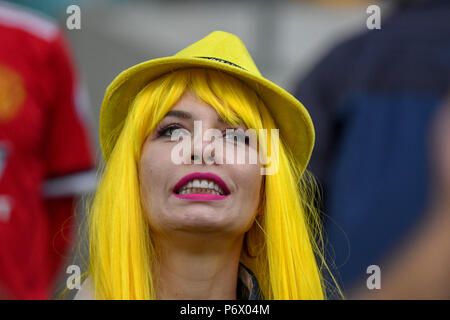 Spartak Stadium, Moskau, Russland. 3. Juli 2018. FIFA Fußball-WM, eine Runde 16, Kolumbien gegen England; kolumbianischen Lüfter in Fancy Dress Credit: Aktion plus Sport/Alamy leben Nachrichten Stockfoto