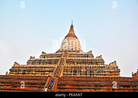 Shwesandaw Pagode, die sich in 1057-1058 erbaut von König Anawrahta, Bagan, Mandalay, Myanmar Stockfoto