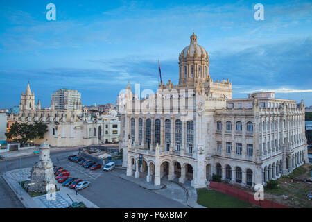 Kuba, Havanna, das Museum der Revolution, befindet sich in der ehemaligen Präsidentenpalast, Stockfoto