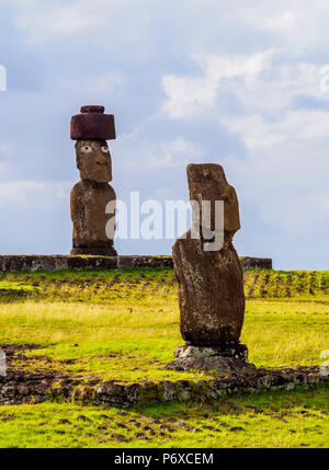 Moais in Tahai archäologischer Komplex, Nationalpark Rapa Nui, Osterinsel, Chile Stockfoto