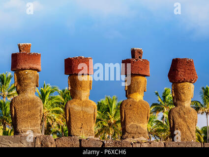 Moais in Ahu Nau Nau von der Anakena Strand, Rapa Nui National Park, Easter Island, Chile Stockfoto