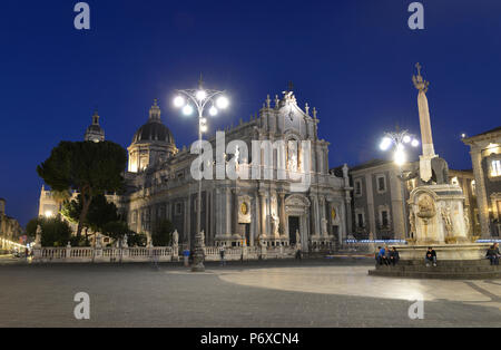 Elefantenbrunnen, Dom, Piazza Duomo, Catania, Sizilien, Italien Stockfoto