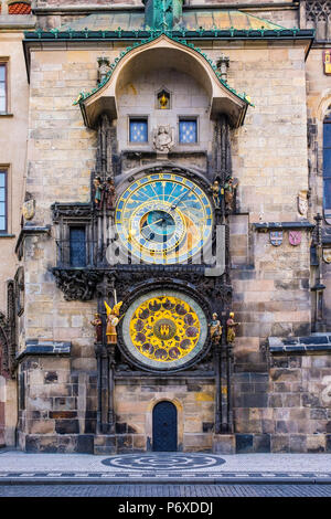 Tschechien, Prag, Stare Mesto (Altstadt). Prager Orloj (Prager Orloj), auf dem Altstädter Ring. Stockfoto