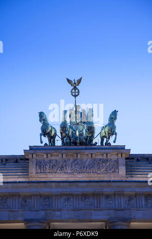 Statue Quadriga auf dem Brandenburger Tor, Berlin, Deutschland Stockfoto