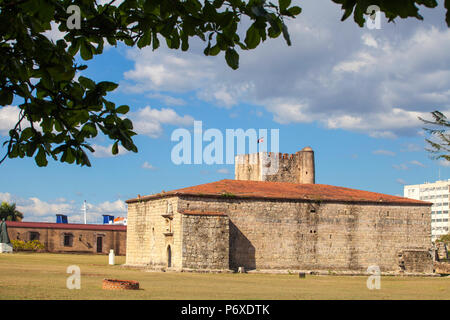 Dominikanische Republik, Santo Domingo, Colonial Zone, Fortaleza Ozama, jetzt die Seite des Museo de Armas, eine militärische Musuem, El Polvorin - Der Powder House Stockfoto