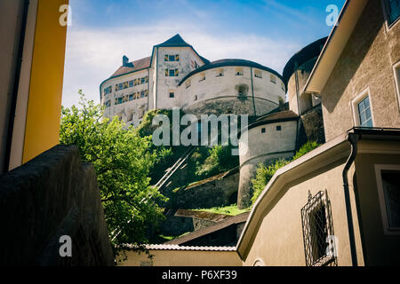 Die Stufen zum Eingang der Festung Kufstein Stockfoto
