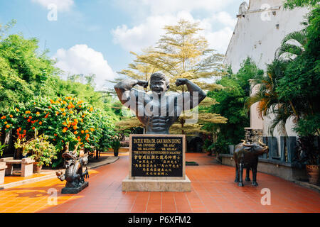 Malakka, Malaysia - 7. Januar 2018: Dr. Gan Boon Leong Statue und Memorial Park in Malacca Altstadt Stockfoto